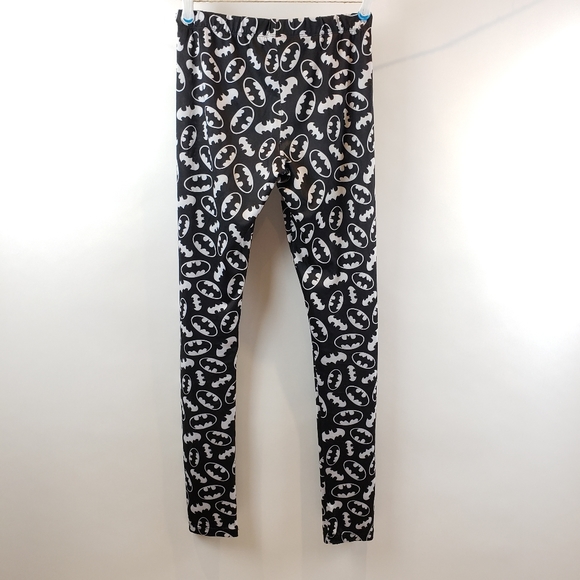2/$20 Batman Leggings - Picture 3 of 7